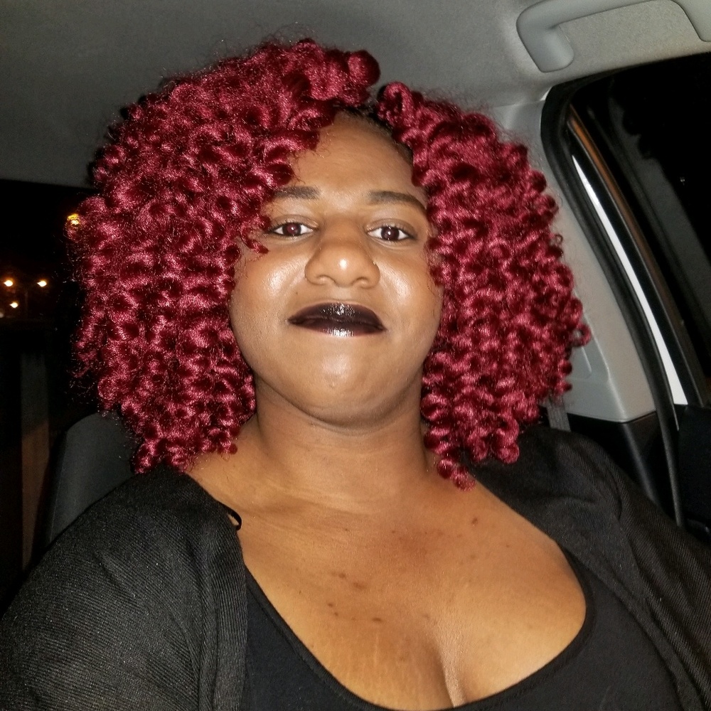 Meet your Posher, Roxanne